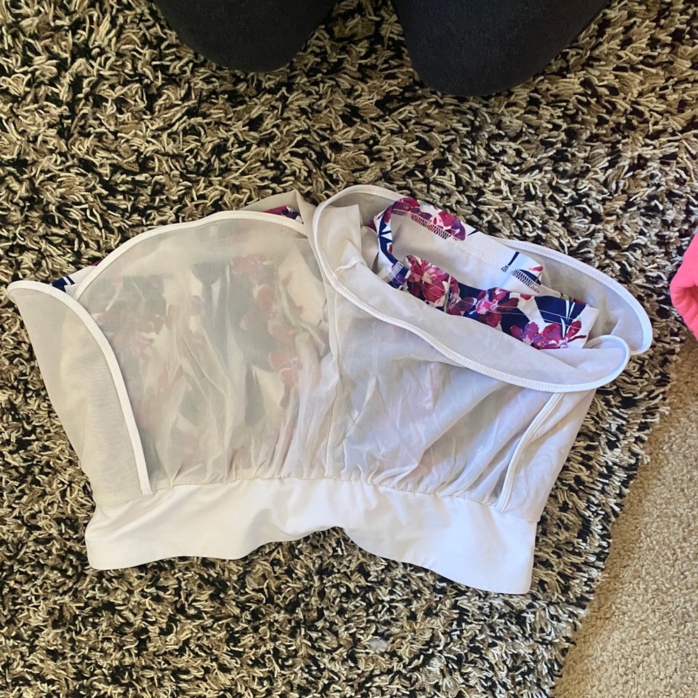 Women’s athletic clothing